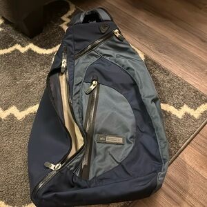 Rei singular sling bag